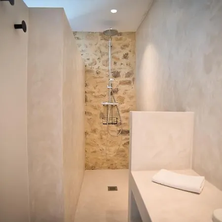 De Charme Uzes De 10 A 24 Personnes * La Bastide-dʼEngras