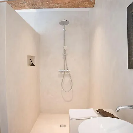 De Charme Uzes De 10 A 24 Personnes *