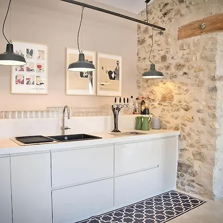De Charme Uzes De 10 A 24 Personnes La Bastide-dʼEngras
