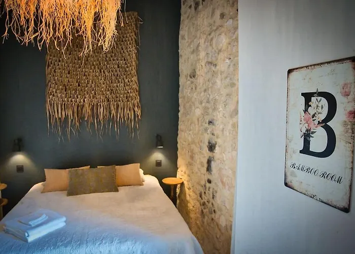 De Charme Uzes De 10 A 24 Personnes La Bastide-dʼEngras