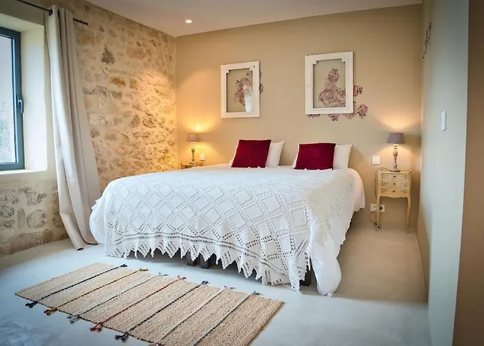 De Charme Uzes De 10 A 24 Personnes * La Bastide-dʼEngras